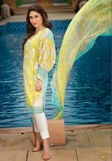 Kareena Kapoor feet photo thumbnail