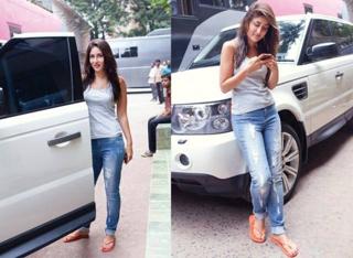 Kareena Kapoor feet photo thumbnail