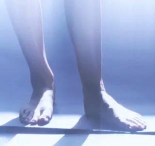 Kendall Jenner feet photo thumbnail