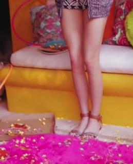 Kendall Jenner feet photo thumbnail