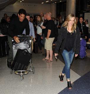 Julie Benz feet photo thumbnail