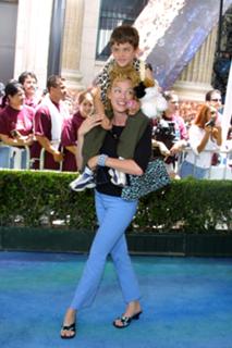 Virginia Madsen feet photo thumbnail