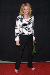 Virginia Madsen feet photo thumbnail