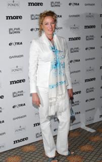 Virginia Madsen feet photo thumbnail