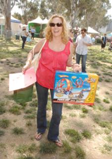 Virginia Madsen feet photo thumbnail