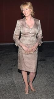 Virginia Madsen feet photo thumbnail