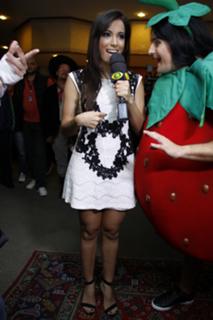 Anitta feet photo thumbnail