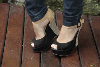Anitta feet photo thumbnail