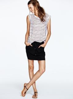 Behati Prinsloo feet photo thumbnail