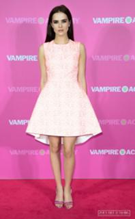 Zoey Deutch feet photo thumbnail