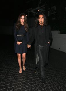 Zoey Deutch feet photo thumbnail