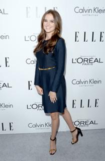 Zoey Deutch feet photo thumbnail