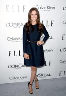 Zoey Deutch feet photo thumbnail