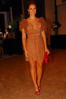 Paolla Oliveira feet photo thumbnail