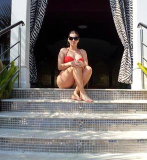 Lívia Andrade feet photo thumbnail