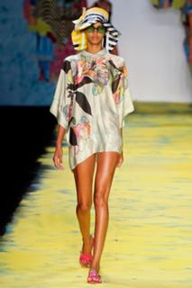 Lais Ribeiro feet photo thumbnail