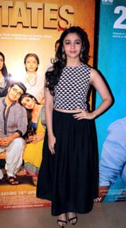 Alia Bhatt feet photo thumbnail