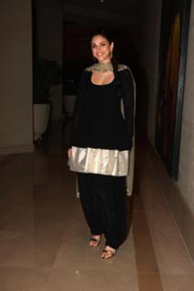 Aditi Rao Hydari feet photo thumbnail