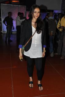 Aditi Rao Hydari feet photo thumbnail