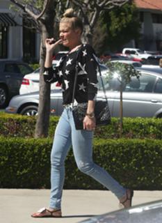 LeAnn Rimes feet photo thumbnail