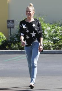 LeAnn Rimes feet photo thumbnail