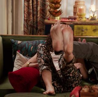 Minnie Driver feet photo thumbnail