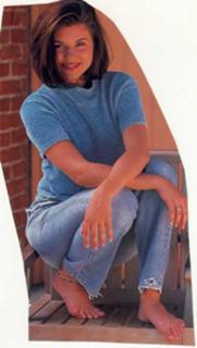 Tiffani Thiessen feet photo thumbnail