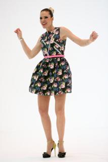 Ilary Blasi feet photo thumbnail