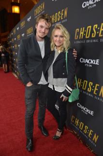 Emily Osment feet photo thumbnail