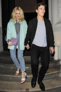 Pixie Lott feet photo thumbnail
