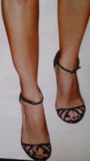 Carolina Dieckmann feet photo thumbnail