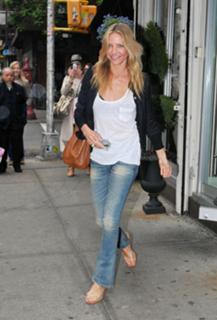 Cameron Diaz feet photo thumbnail