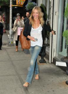 Cameron Diaz feet photo thumbnail