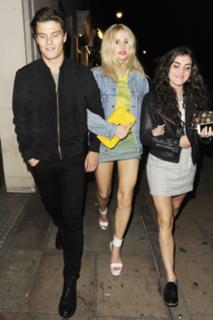 Pixie Lott feet photo thumbnail