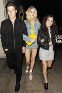 Pixie Lott feet photo thumbnail