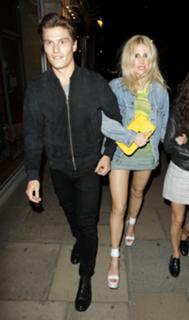 Pixie Lott feet photo thumbnail