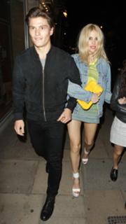 Pixie Lott feet photo thumbnail