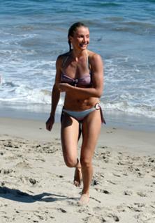 Cameron Diaz feet photo thumbnail