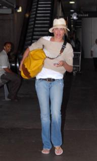 Cameron Diaz feet photo thumbnail
