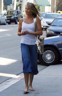 Cameron Diaz feet photo thumbnail