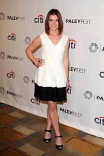 Alyson Hannigan feet photo thumbnail