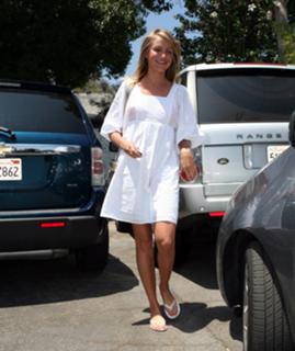 Cameron Diaz feet photo thumbnail