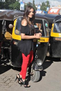 Bipasha Basu feet photo thumbnail