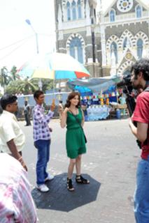 Dia Mirza feet photo thumbnail