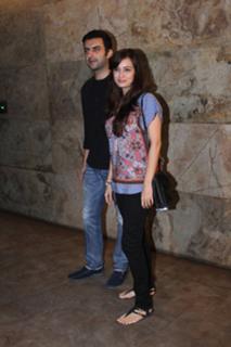 Dia Mirza feet photo thumbnail