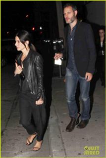 Sandra Bullock feet photo thumbnail