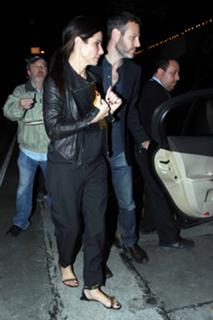 Sandra Bullock feet photo thumbnail