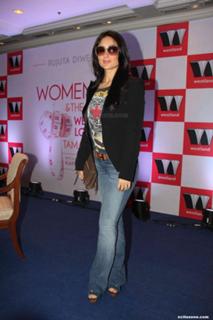 Kareena Kapoor feet photo thumbnail