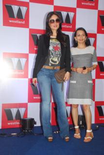 Kareena Kapoor feet photo thumbnail