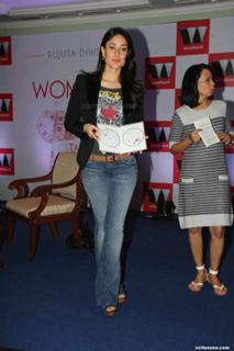 Kareena Kapoor feet photo thumbnail